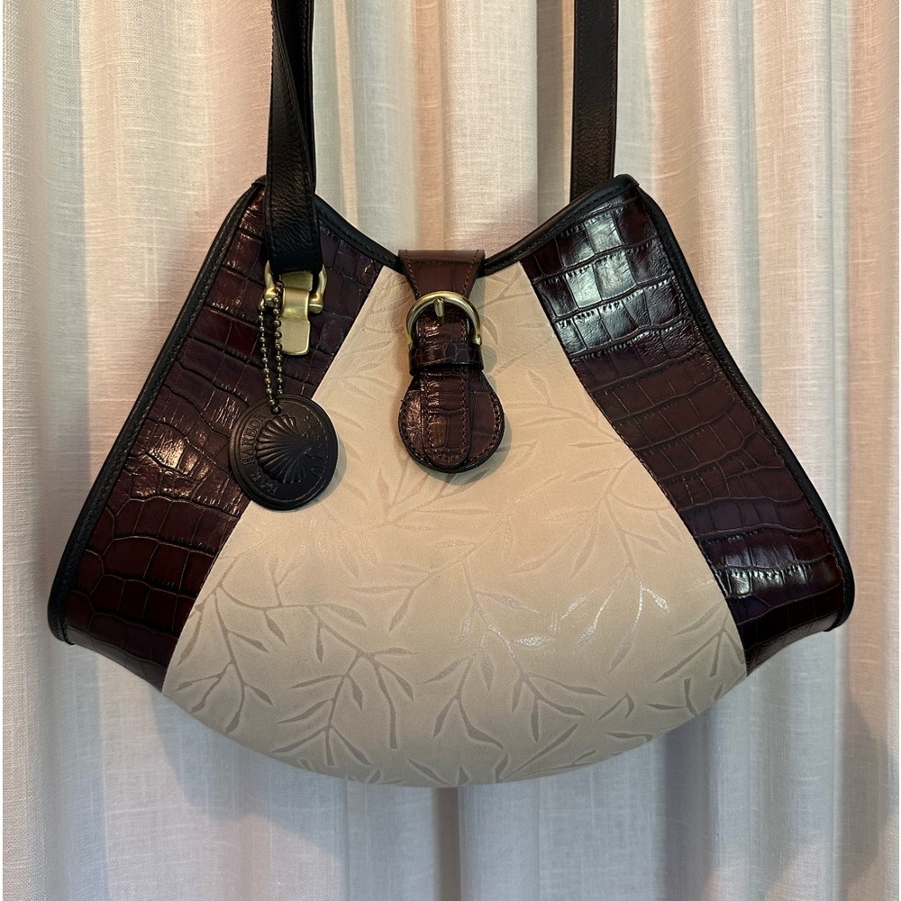Beautiful, handcrafted Bar Harbor Classics bag. Gorgeous leather and hardware.